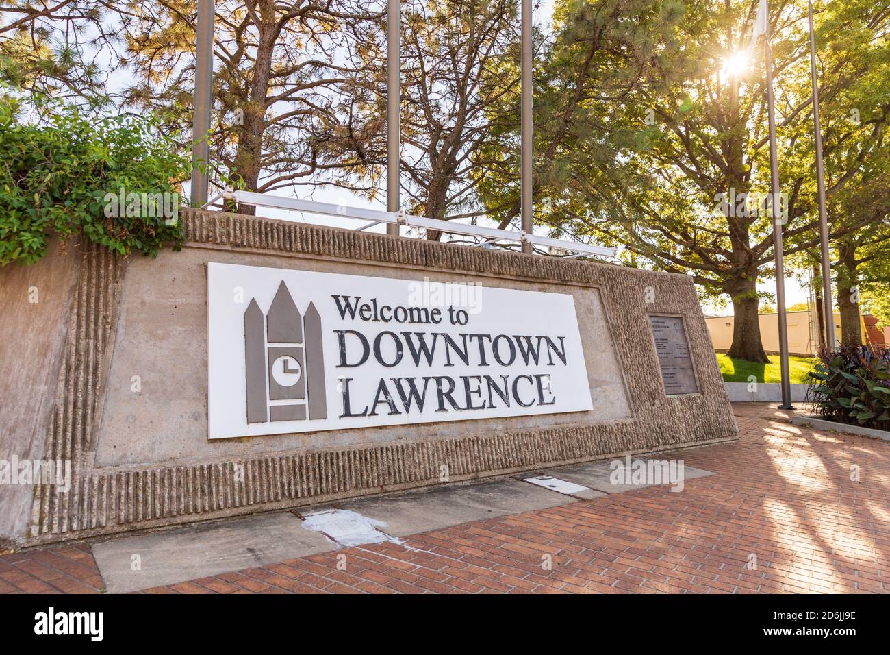 Lawrence, Kansas, USA - 1 ottobre 2020: Cartello di benvenuto al Downtown Lawrence Foto Stock
