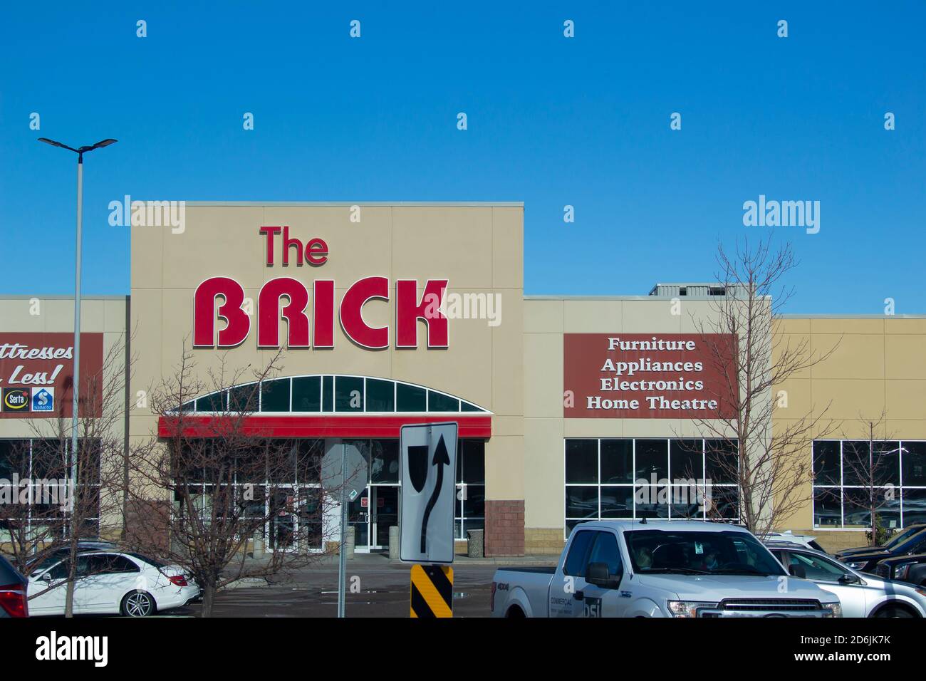 Calgary Alberta, Canada. 17 ottobre 2020. Il Brick è un rivenditore canadese di mobili, materassi, elettrodomestici ed elettronica domestica da Edmonton, Alber Foto Stock