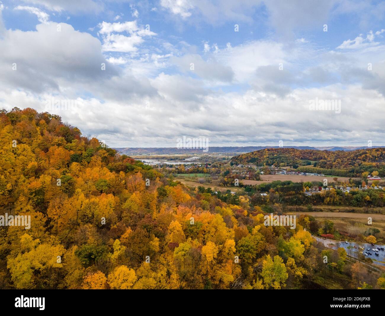 Paesaggio di colline circondato da alberi d'autunno a la Crosse, Wisconsin Foto Stock