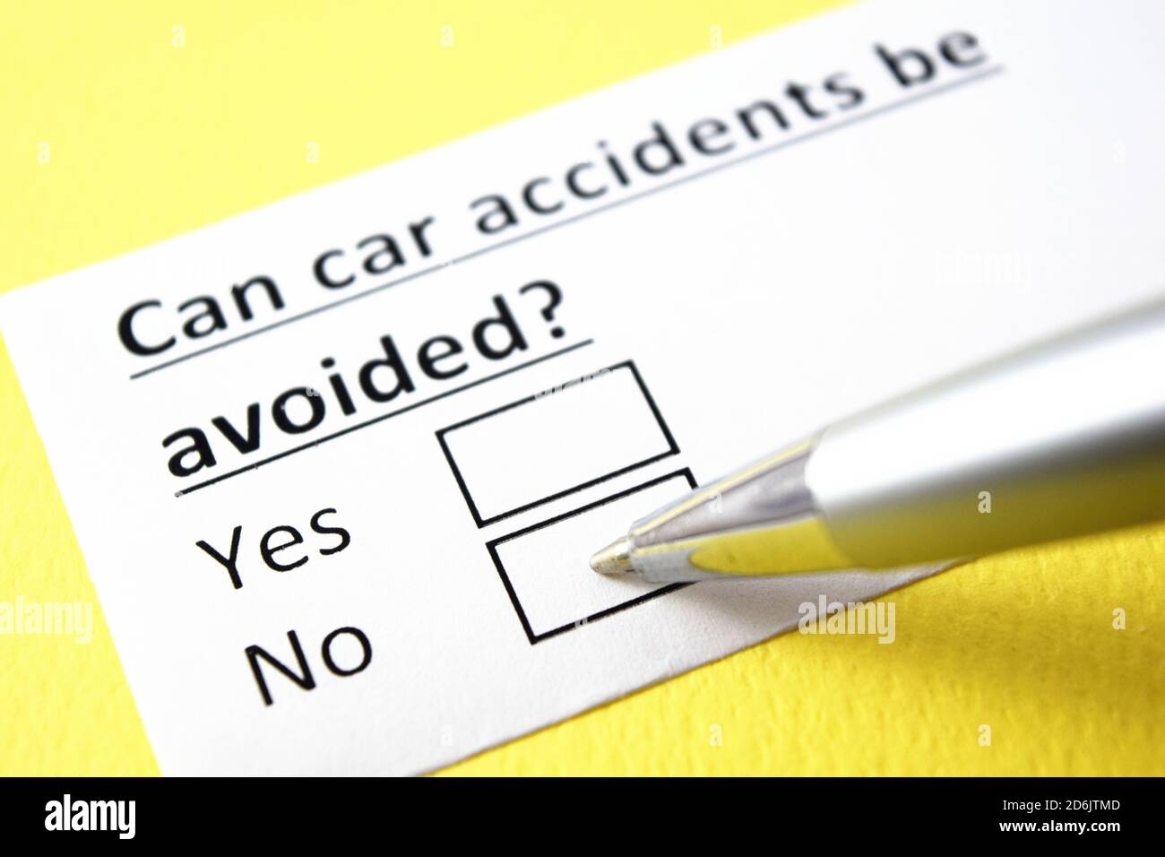 È possibile evitare incidenti automobilistici? Sì o no? Foto Stock