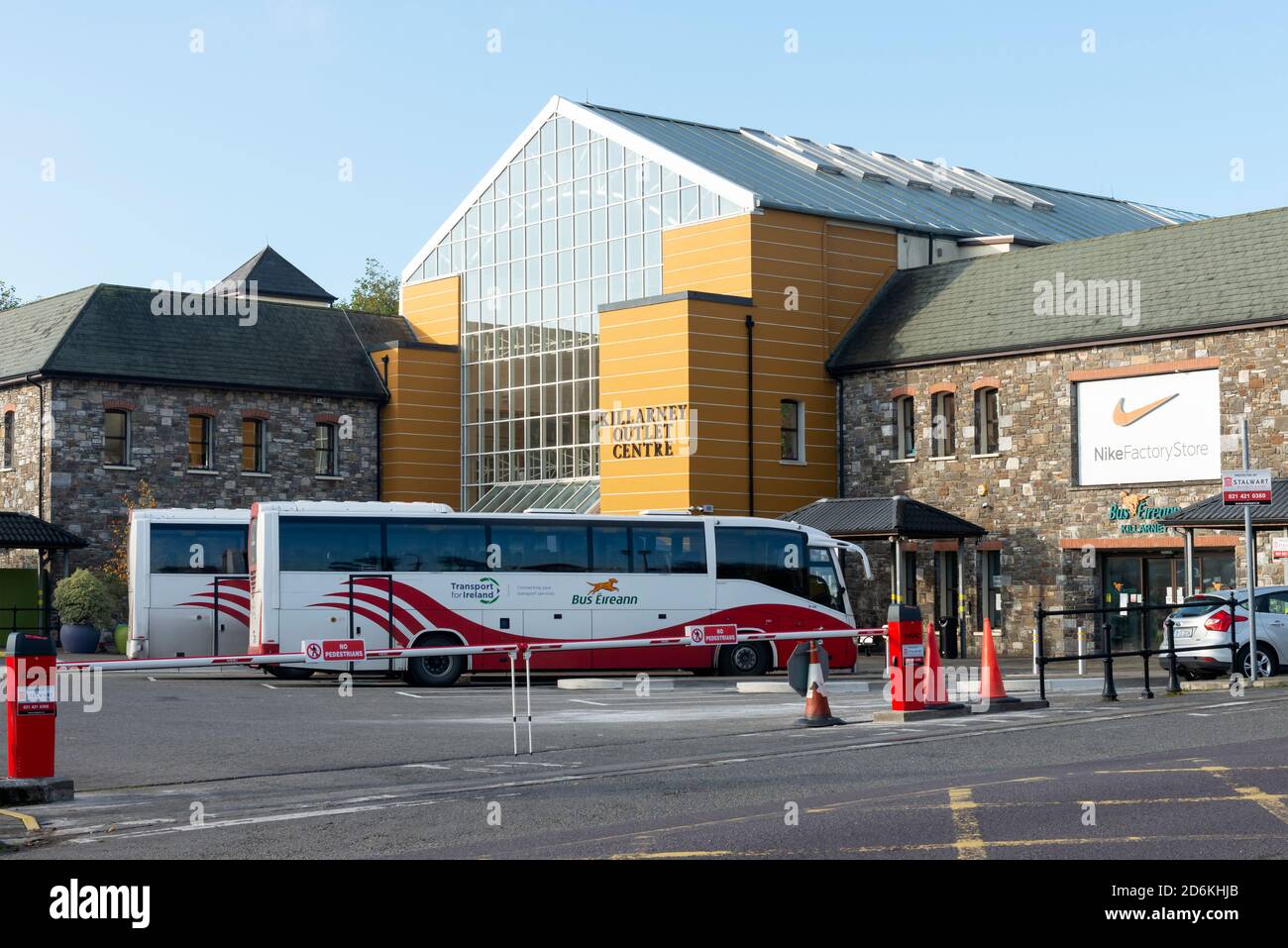 Autobus Eireann autobus autobus presso la stazione degli autobus di Killarney Outlet Centre a Killarney, Contea di Kerry, Irlanda Foto Stock