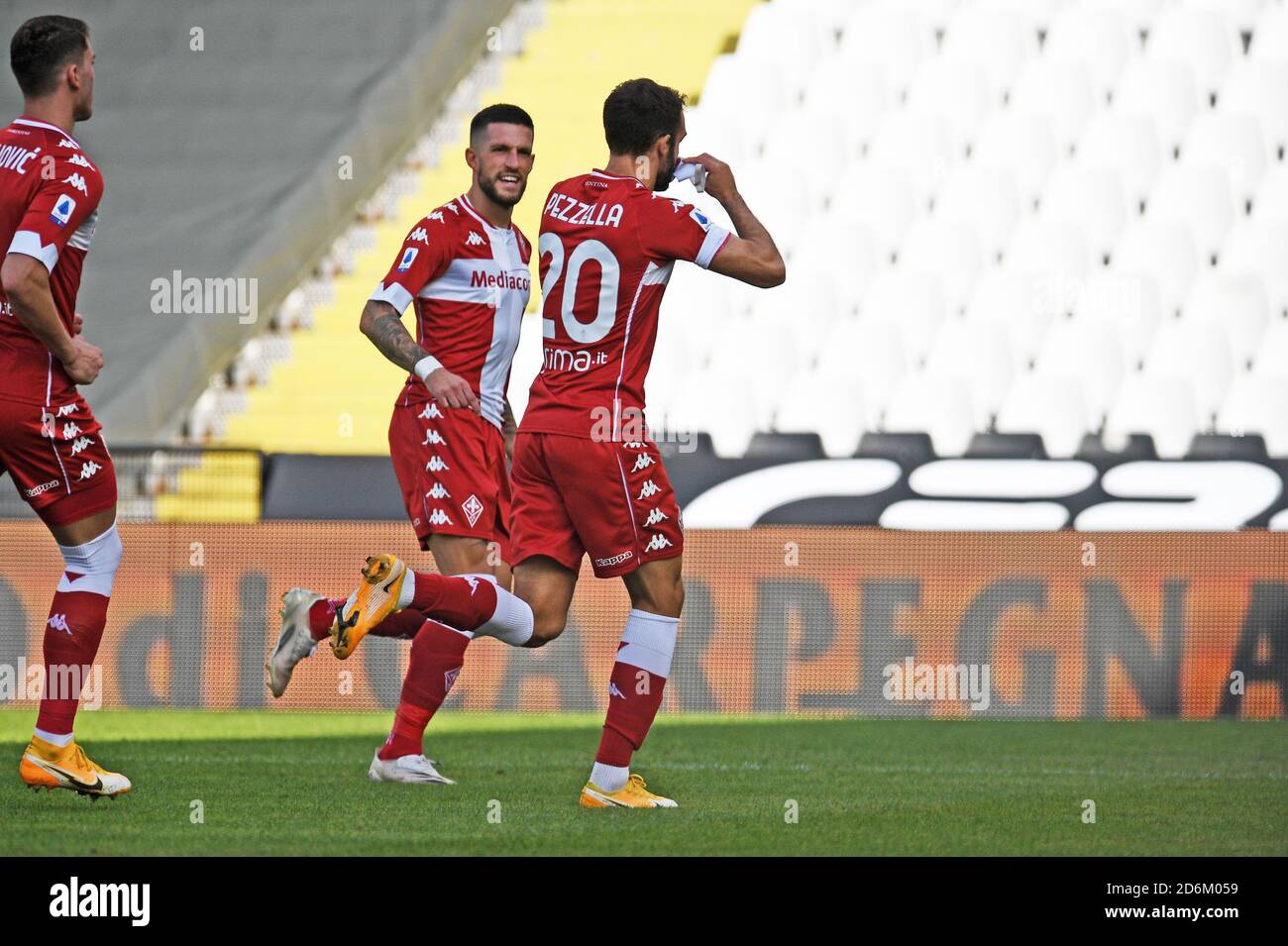 la spezia, Italia, 18 Ott 2020, la Pezzella tedesca di ACF Fiorentina festeggia dopo aver segnato un gol durante Spezia vs Fiorentina, calcio italiano Serie A Match - Credit: LM/Matteo Papini/Alamy Live News Foto Stock