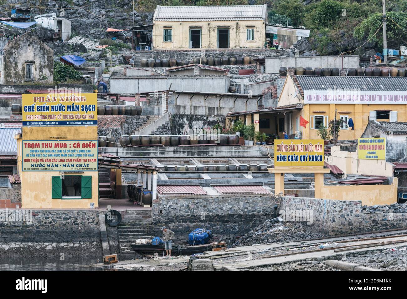 Ha Long Bay, Cat Ba Island, Vietnam, dragon Bay discendente Asia Foto Stock