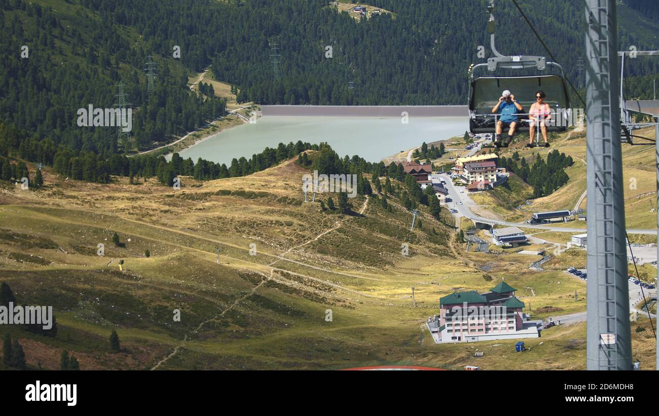 Durante la stagione estiva a Kuhtai, Austria, si può salire con una seggiovia. Foto Stock
