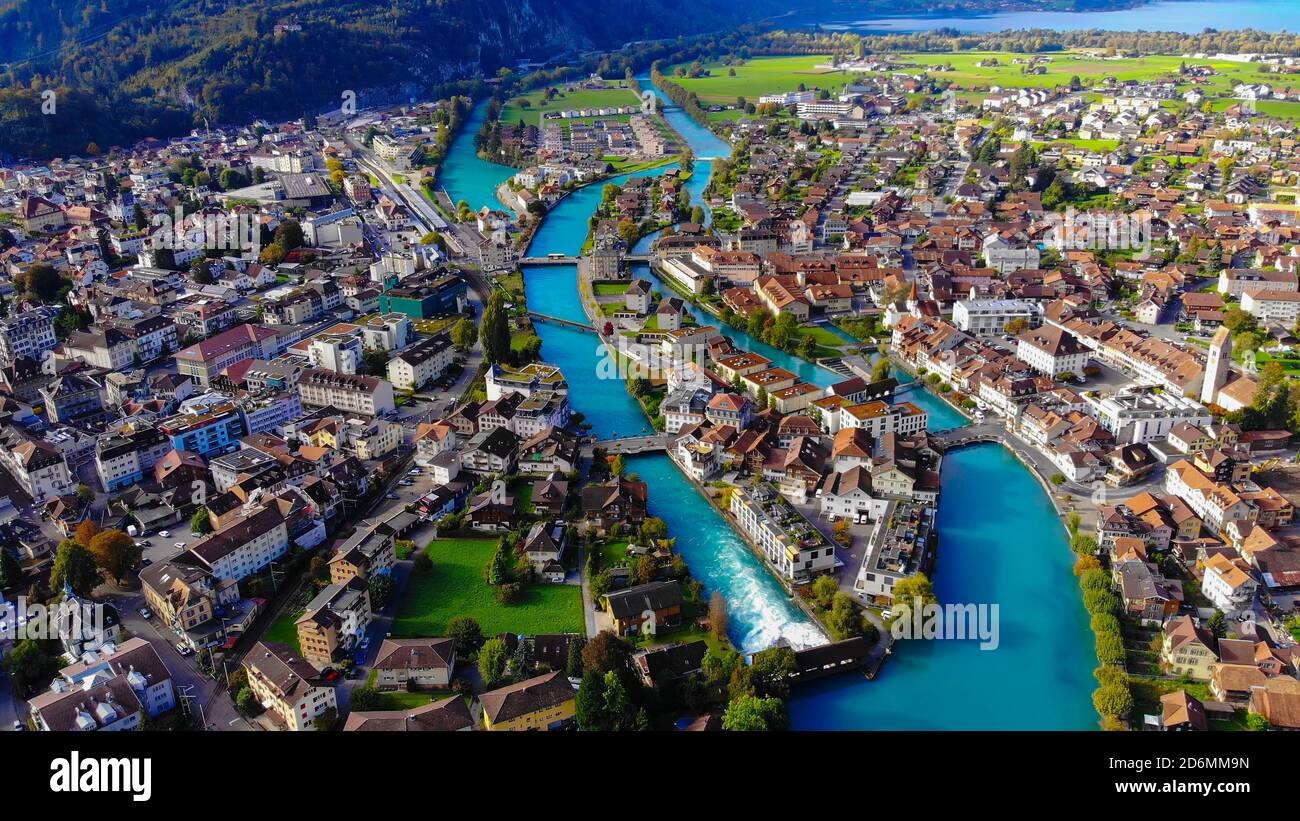 Città di Interlaken in Svizzera - riprese incredibili con i droni Foto Stock