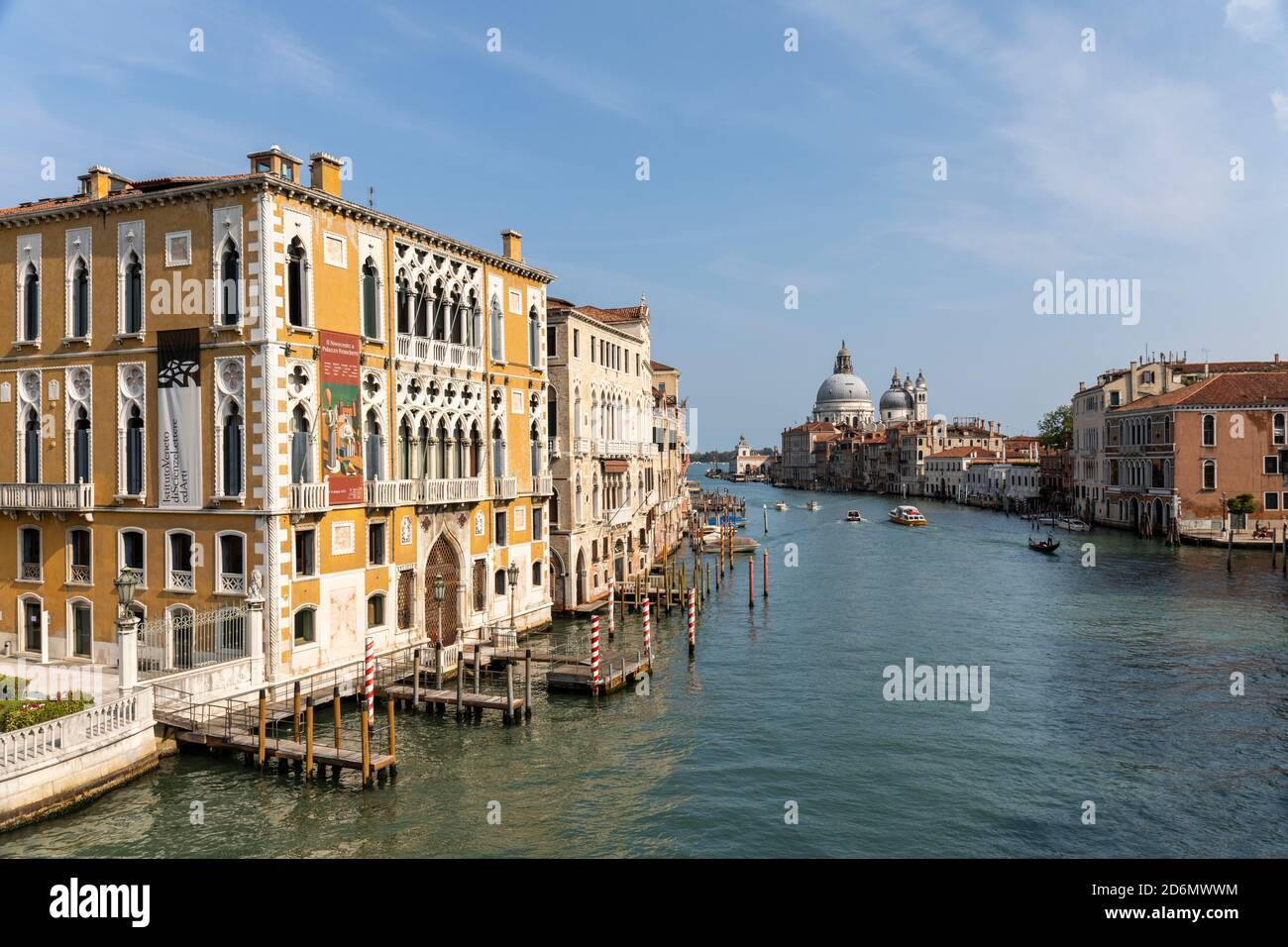 Vista dal Ponte dell'Accademia di Palazzo cavalli-Franchetti e dal Canal Grande, Venezia, Italia Foto Stock