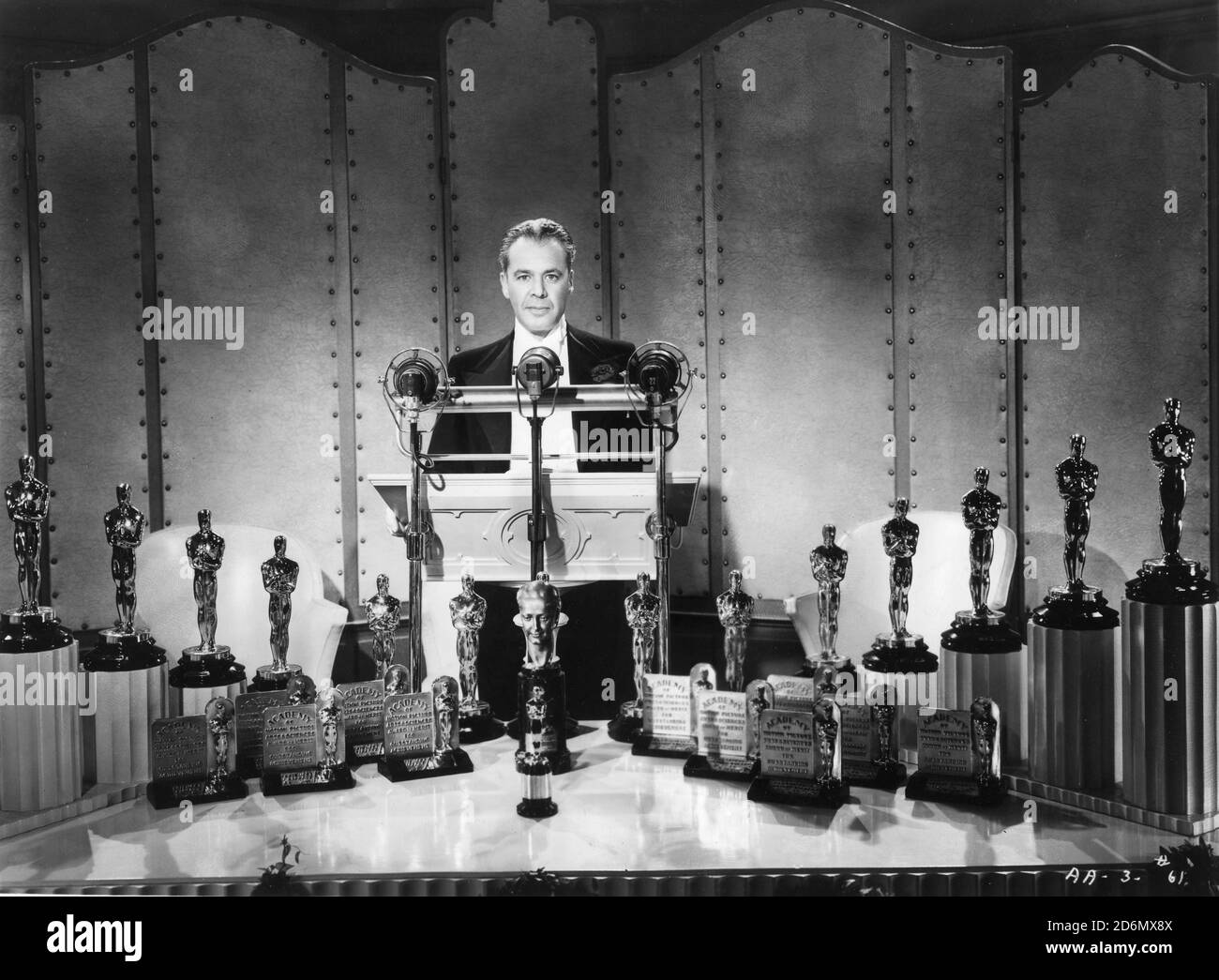 WALTER WANGER Presidente dell'Accademia delle arti cinematografiche E Sciences Academy dal 1939 al 1941 discorso di apertura a. Il banchetto dei premi il 29 febbraio 1940 al Cocoanut Grove a Hollywood dove È ANDATO CON IL VENTO ha vinto 8 Oscar Foto Stock