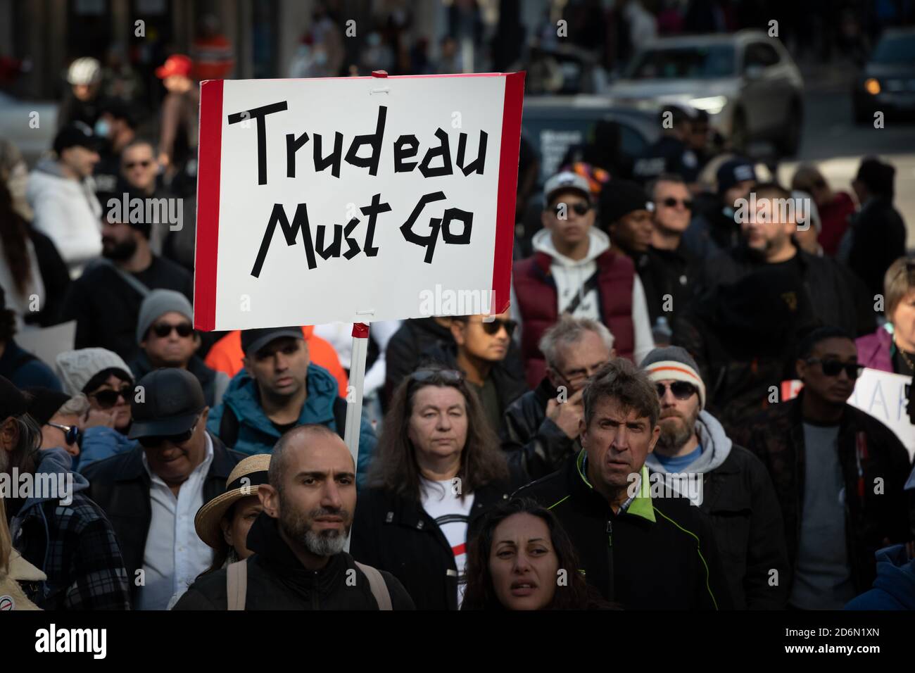 I manifestanti esprimono dispiacere per il primo Ministro Justin Trudeau al 'March for Freedom' dalle restrizioni COVID-19 a Toronto, Canada. Foto Stock