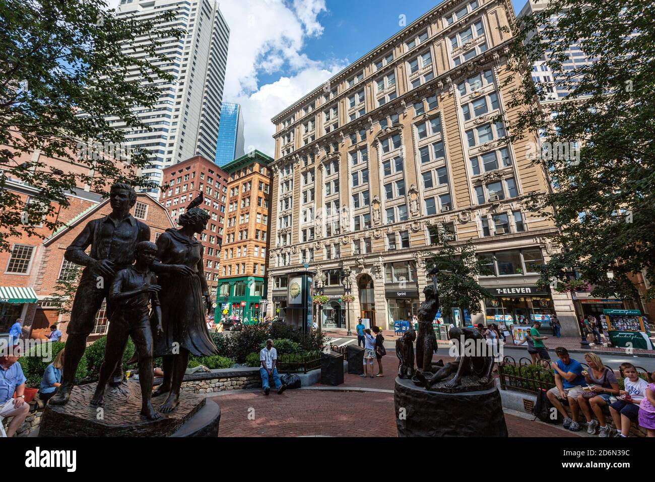 Boston Irish Famine Memorial, scolpito da Robert Shure, Washington Street , Boston, Massachusetts, USA Foto Stock