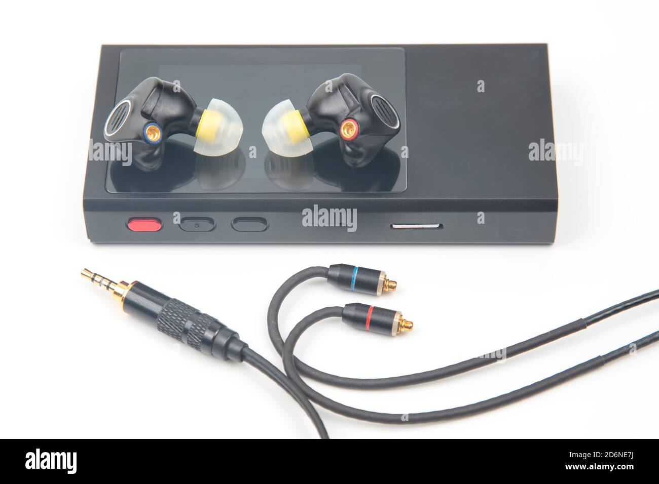 Cuffie intrauricolari per lettore musicale Hi-Fi. Audio e attrezzature  moderne per amanti della musica e audiofili Foto stock - Alamy