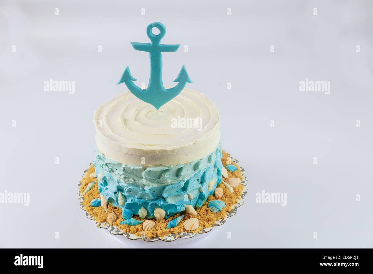 Torta di compleanno per ragazzo. Stile nautico o marino. Decorazione torta. Foto Stock