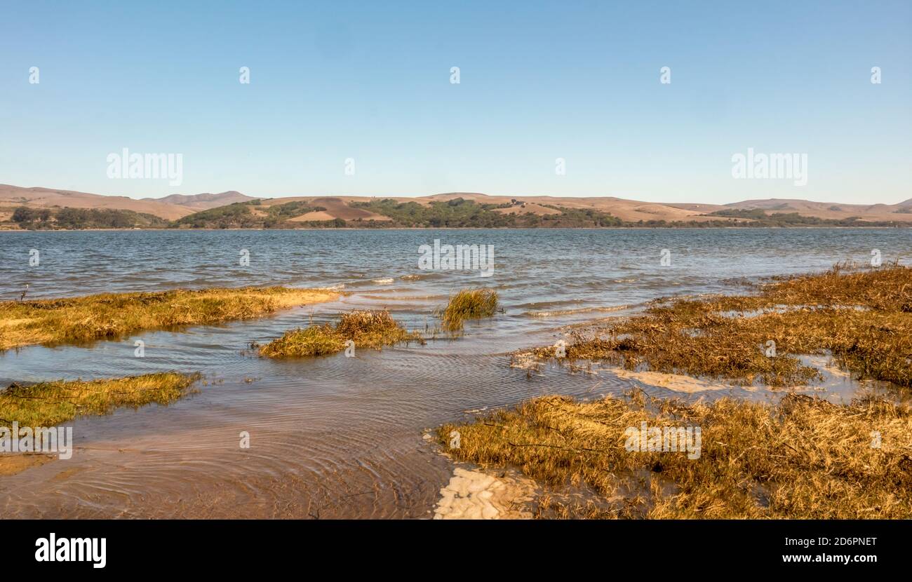 Vista costiera dal relitto di Point Reyes, una barca abbandonata a Inverness California, Point Reyes National Seashore Foto Stock