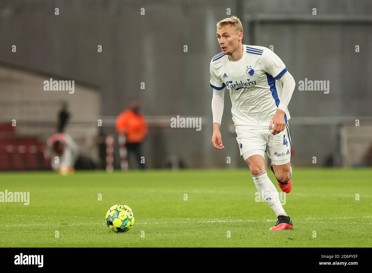 Copenaghen, Danimarca, 18 ottobre 2020. Victor Nelsson (4) del FC Copenhagen visto durante la partita 3F Superliga tra il FC Copenhagen e Aalborg Boldklub a Parken. (Foto: Gonzales Photo - Rune Mathiesen). Foto Stock