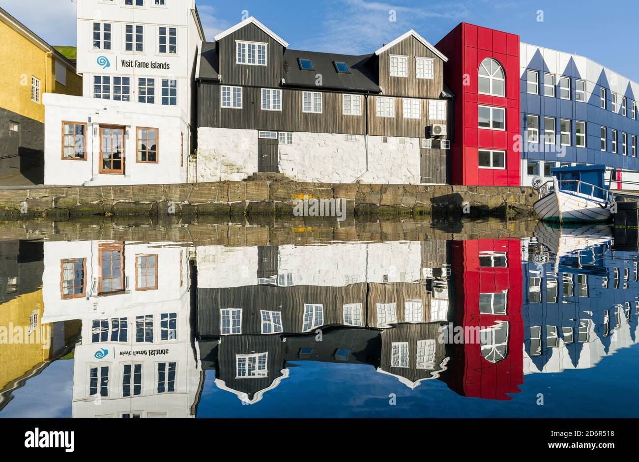 Penisola di Tinganes con l'atmosfera della città vecchia. Torshavn (Thorshavn) capitale delle Isole Faroe sull'isola di Streymoy nel Nord Atlantici Foto Stock