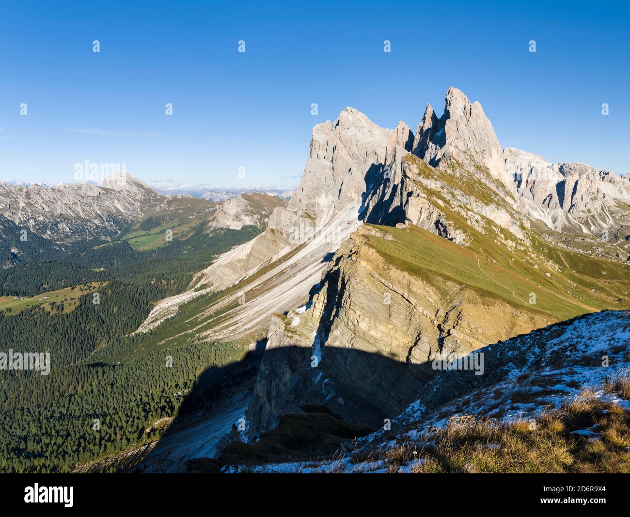 I monti Geisler (Gruppo delle Odle, le Odles) nel parco naturale Puez-Geisler . le dolomiti della Val Groeden (Val Gardena, Gheirdeina) Foto Stock