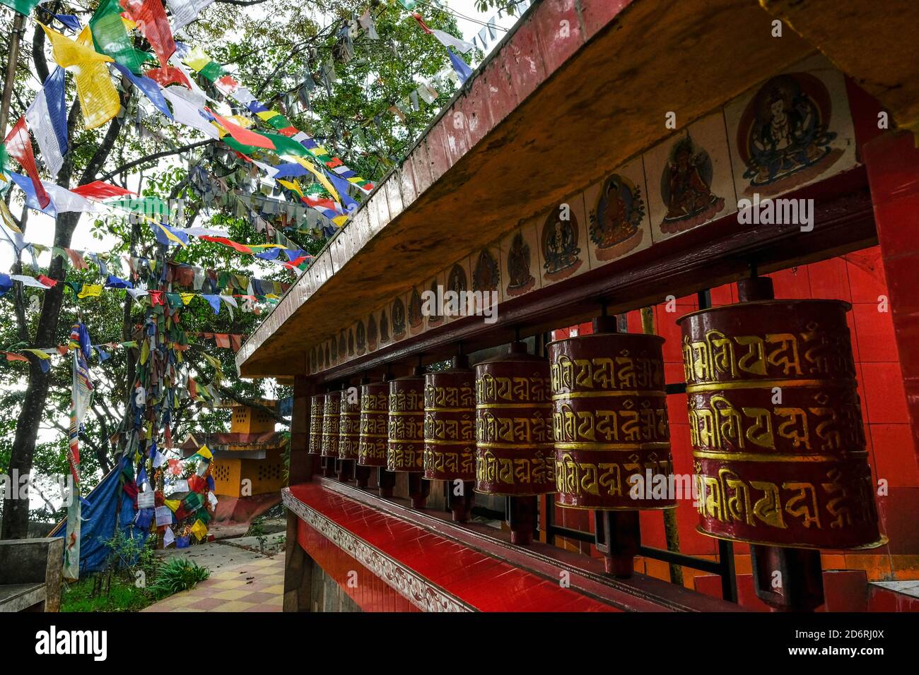 Darjeeling, India - Ottobre 2020: Il tempio Mahakal in Observatory Hill il 13 Ottobre 2020 a Darjeeling, Bengala Occidentale, India. Foto Stock