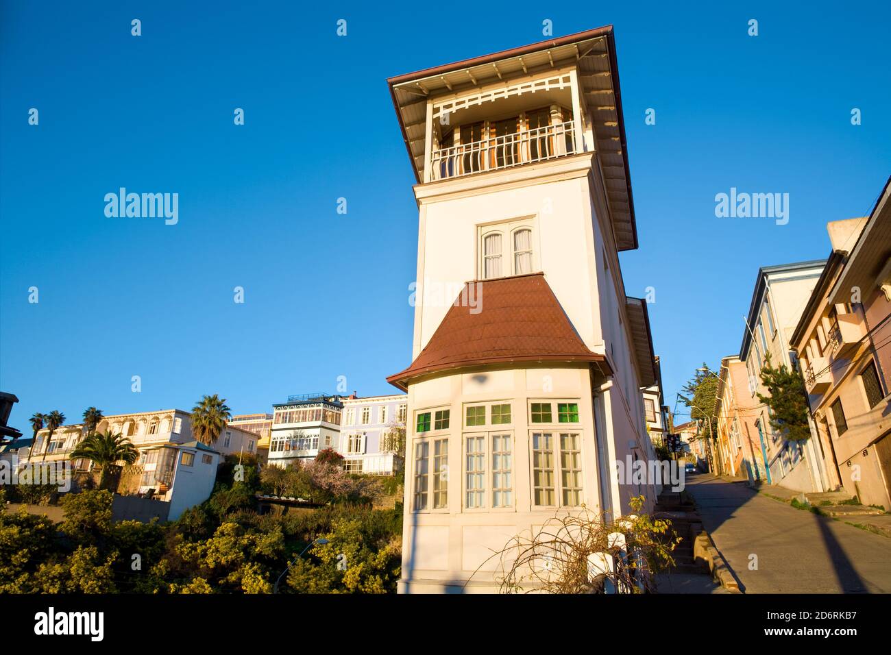 Valparaiso, Regione Valparaiso, Cile, Sud America - case tipiche sulle colline di Cerro Alegre. Foto Stock