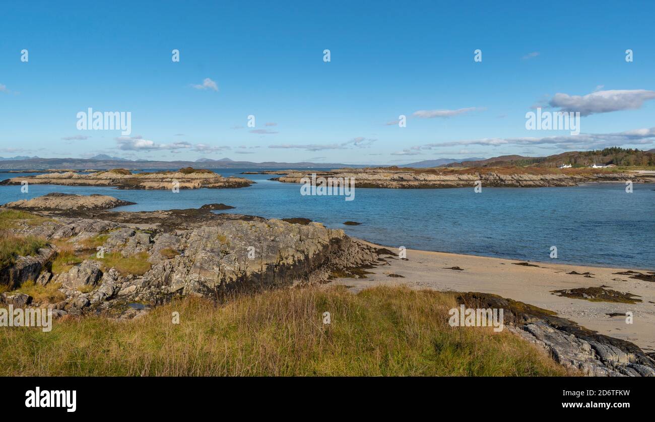 MALLAIG WEST COAST SCOZIA LE SABBIE D'ARGENTO E LE ROCCE DI MORAR DIVERSE SPIAGGE SABBIOSE TRA ARISAIG E MORAR Foto Stock