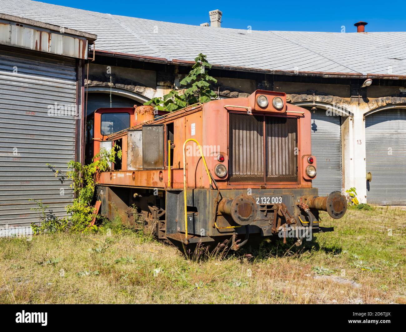 Abbandonato derelict loco locomotiva a Rijeka in Croazia Europa Foto Stock