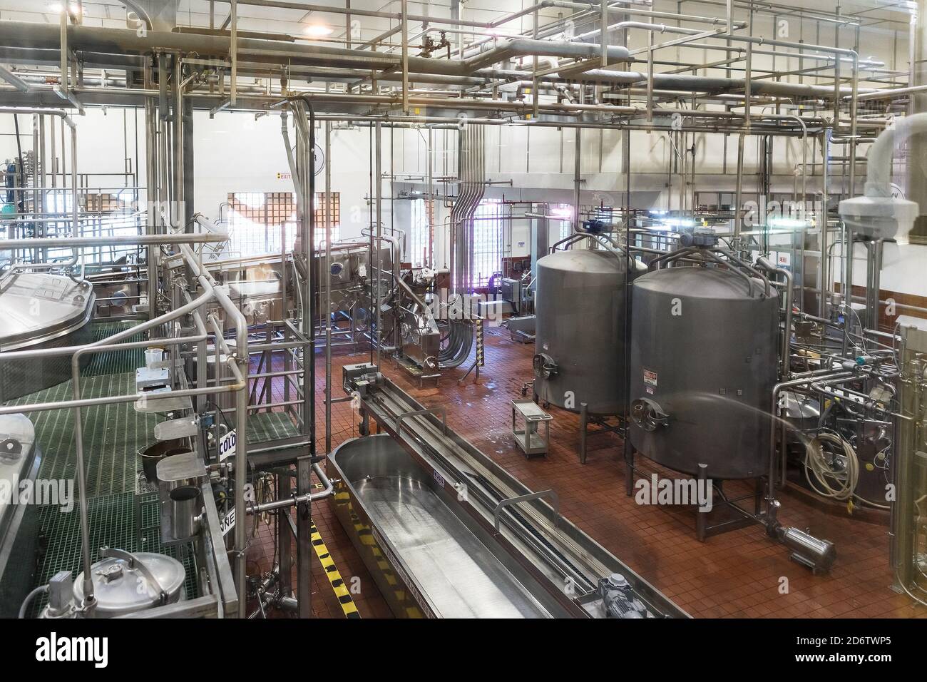 Tillamook, Oregon, USA - 28 giugno 2018: Linea di produzione presso la Tillamook Cheese Factory di Tillamook, OREGON, USA Foto Stock