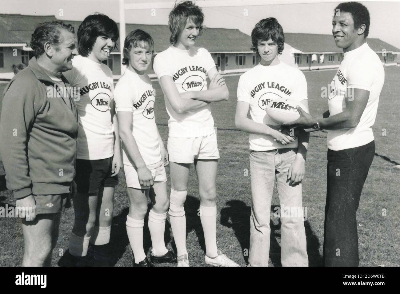 Butlins Filey, North Yorkshire, Inghilterra, Regno Unito. 1975-1977 Archivio immagini di vacanzieri e redcoats a Butlins Filey. Coaching della Rugby League Foto Stock