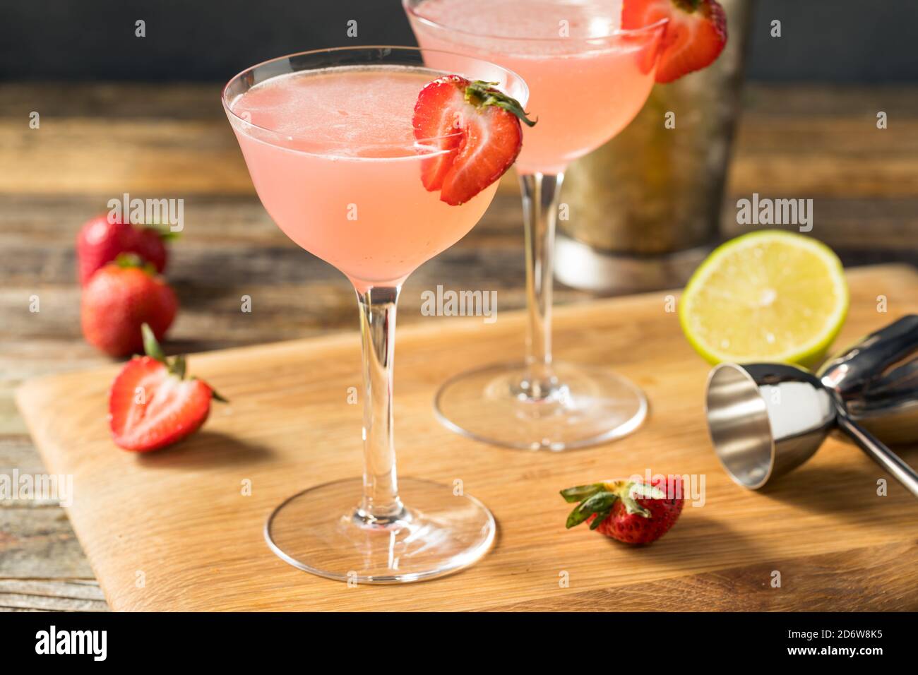 Rinfrescante Boozy Daiquiri fragola con Rum e Lime Foto Stock