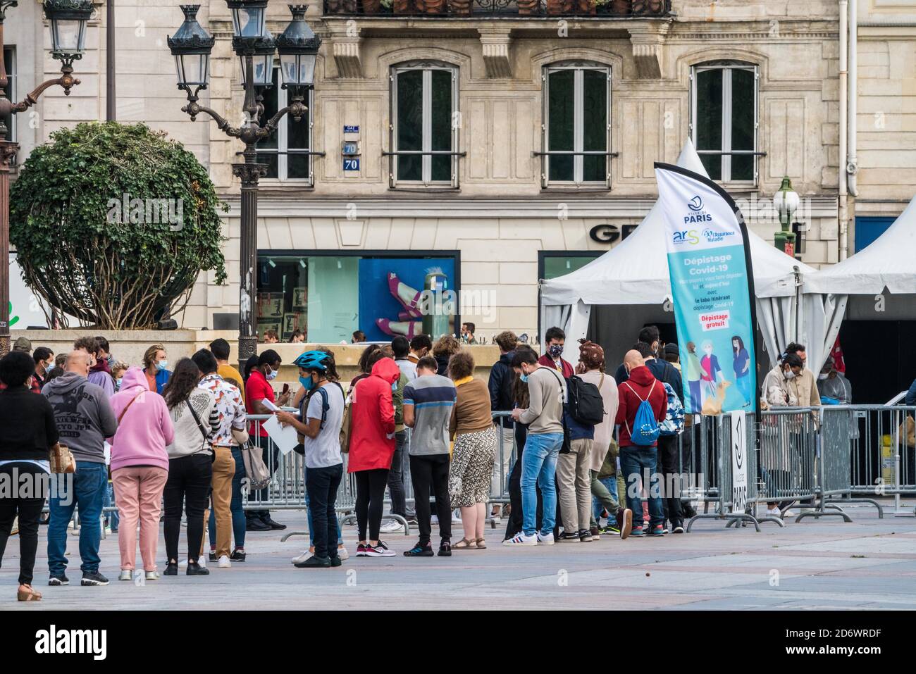 La città di Parigi, in collaborazione con l'Agenzia sanitaria regionale e il Fondo primario di assicurazione malattia, ha istituito un laboratorio di screening gratuito Foto Stock