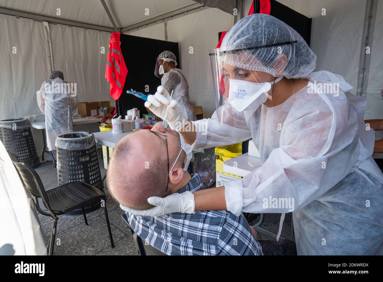 La città di Parigi, in collaborazione con l'Agenzia sanitaria regionale e il Fondo primario di assicurazione malattia, ha istituito un laboratorio di screening gratuito Foto Stock