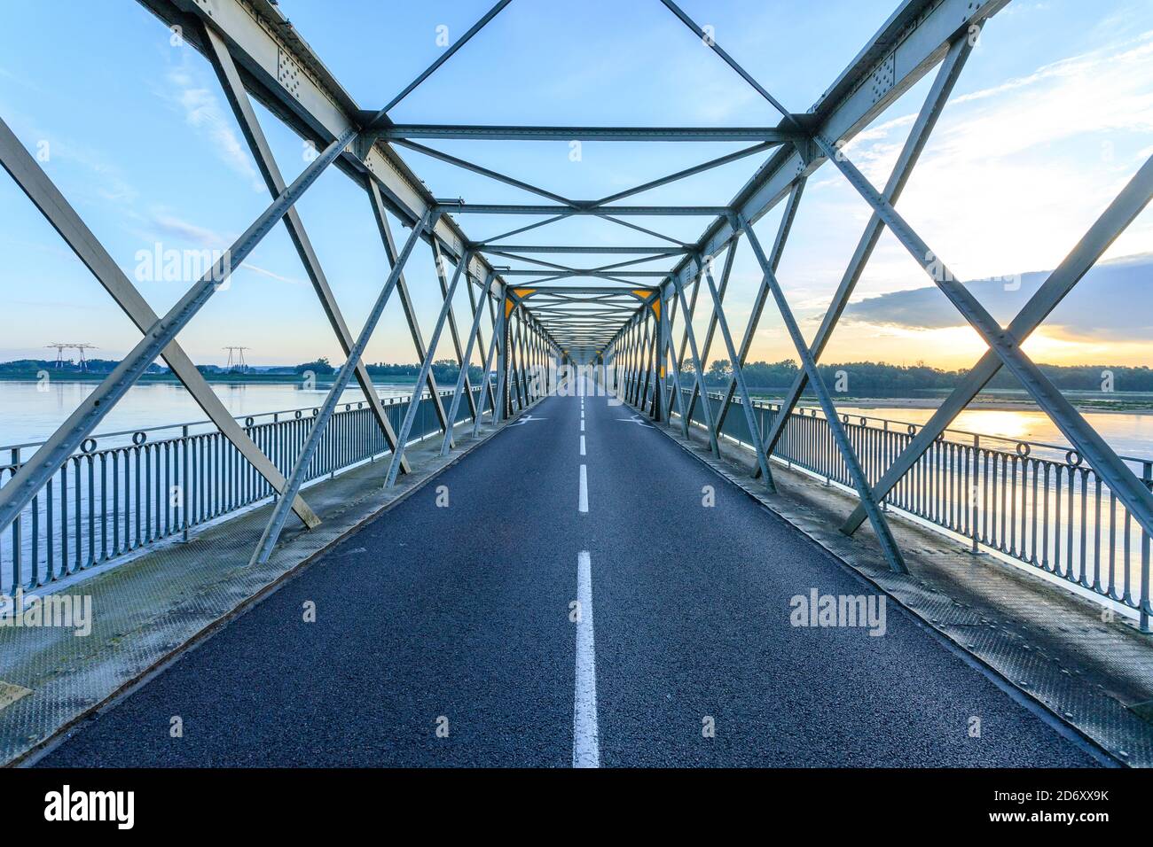 Francia, Maine et Loire, Parco Naturale Regionale della Loira Anjou Touraine, Valle della Loira Patrimonio Mondiale dell'UNESCO, Montsoreau, etichettato Les Plus Bea Foto Stock