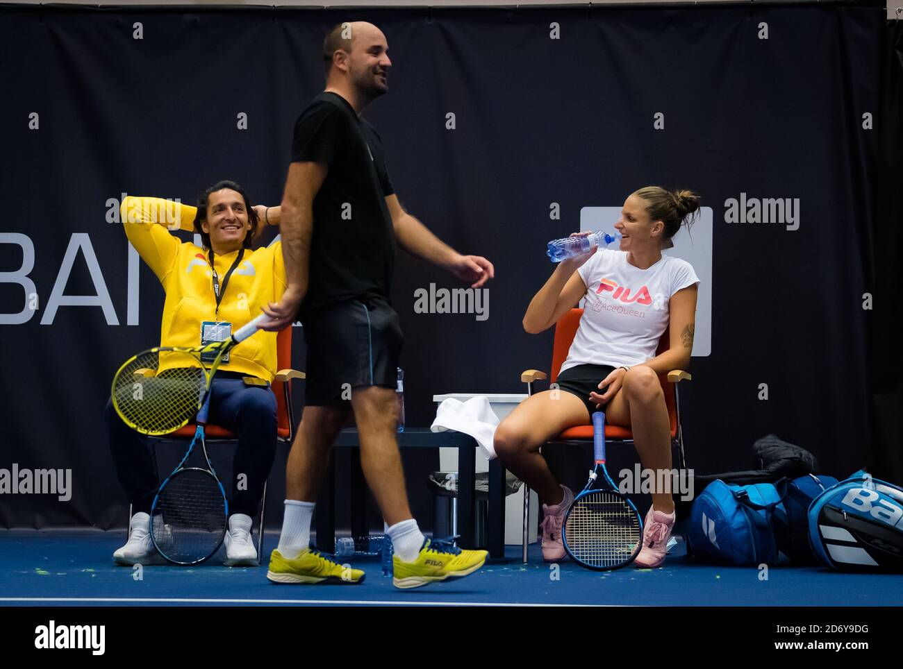 Arolina Pliskova della Repubblica Ceca con il marito Michal Hrdlicka Durante la pratica al 2020 J&T Banka Ostrava Open WTA Torneo di tennis di prima qualità Foto Stock