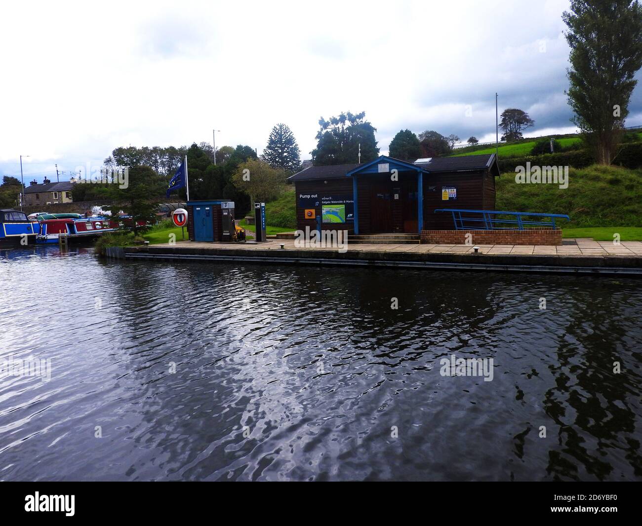 La stazione di pompaggio, Galgate Leisure Marina, Lancaster Canal, Regno Unito nel 2020 Foto Stock