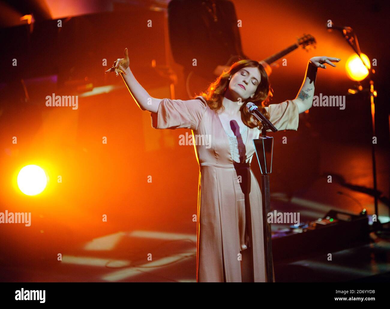 Il Welch di Firenze e la macchina che si esibisce all'Impero Hackney nella zona est di Londra. Foto Stock