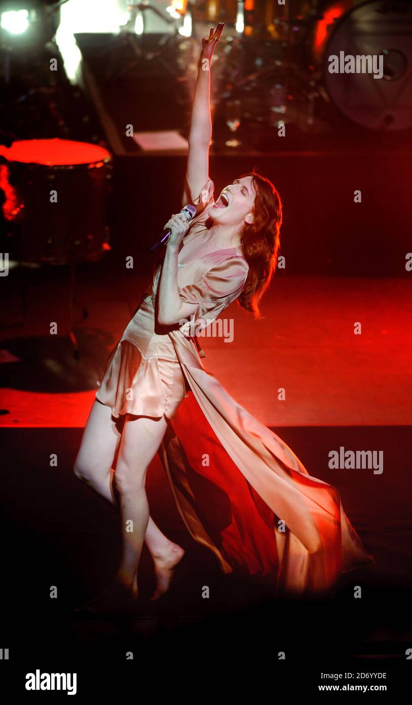 Il Welch di Firenze e la macchina che si esibisce all'Impero Hackney nella zona est di Londra. Foto Stock