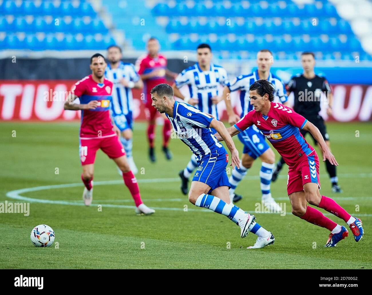 Lejeune loriano di Deportivo Alaves e Pere Milla di Elche Durante il campionato spagnolo la Liga partita di calcio tra Deportivo Alaves ed Elche Foto Stock