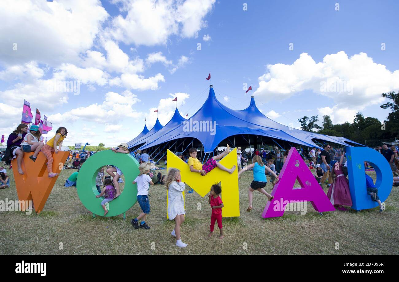 Vista generale al festival Womad, a Charlton Park nel Wiltshire. Foto Stock