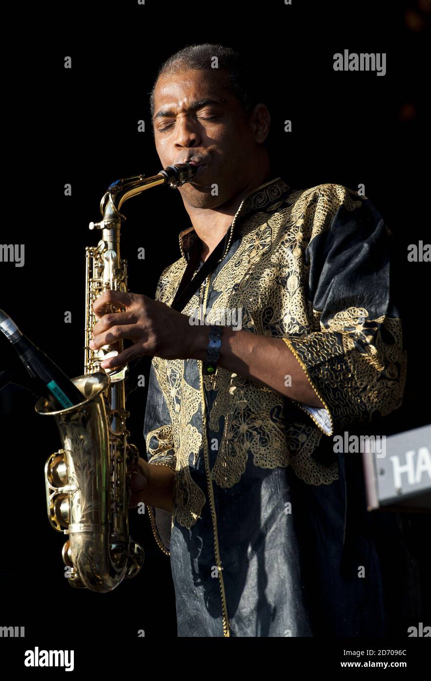 Femi Kuti di Femi Kuti e la forza positiva che si esibisce al festival Womad, a Charlton Park nel Wiltshire. Foto Stock