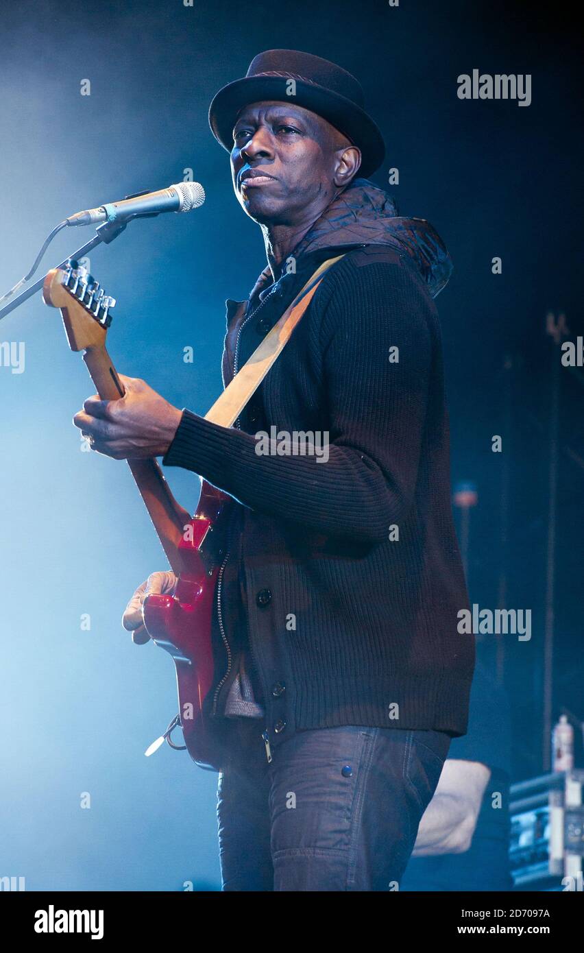 KEB' Mo' si esibisce al festival Womad, al Charlton Park nel Wiltshire. Foto Stock