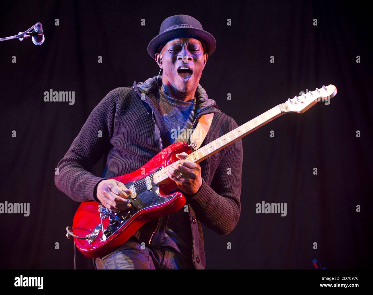 KEB' Mo' si esibisce al festival Womad, al Charlton Park nel Wiltshire. Foto Stock