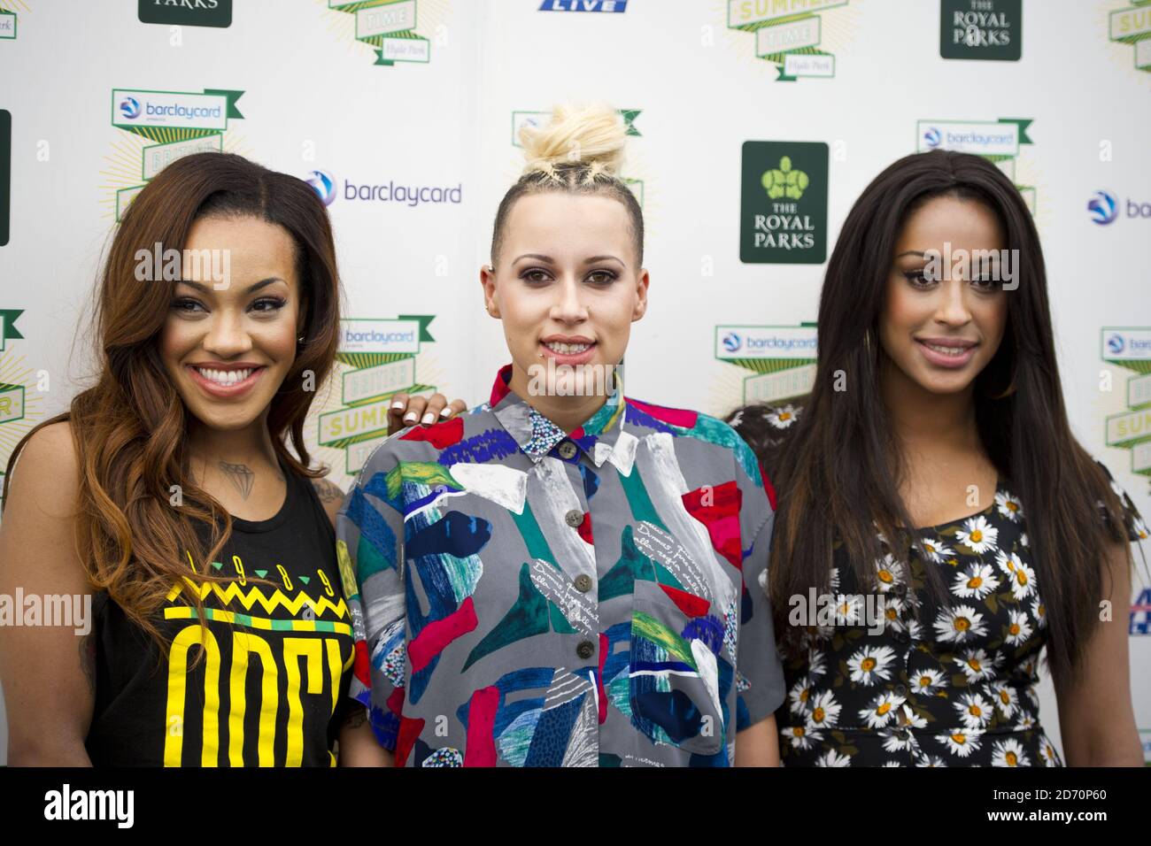 (Da sinistra a destra) Karis Anderson, Courtney Rumbold e Alexandra Buggs di Stooshe hanno ritratto il backstage ad Hyde Park nel centro di Londra, durante il Barclaycard British Summer Time Festival. Foto Stock