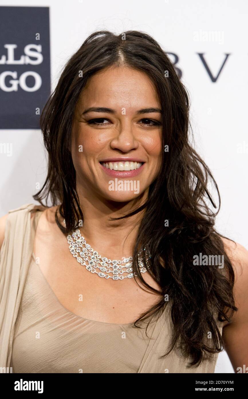 Michelle Rodriguez partecipa al gala amfAR di New York a Cipriani su Wall Street, New York. Foto Stock