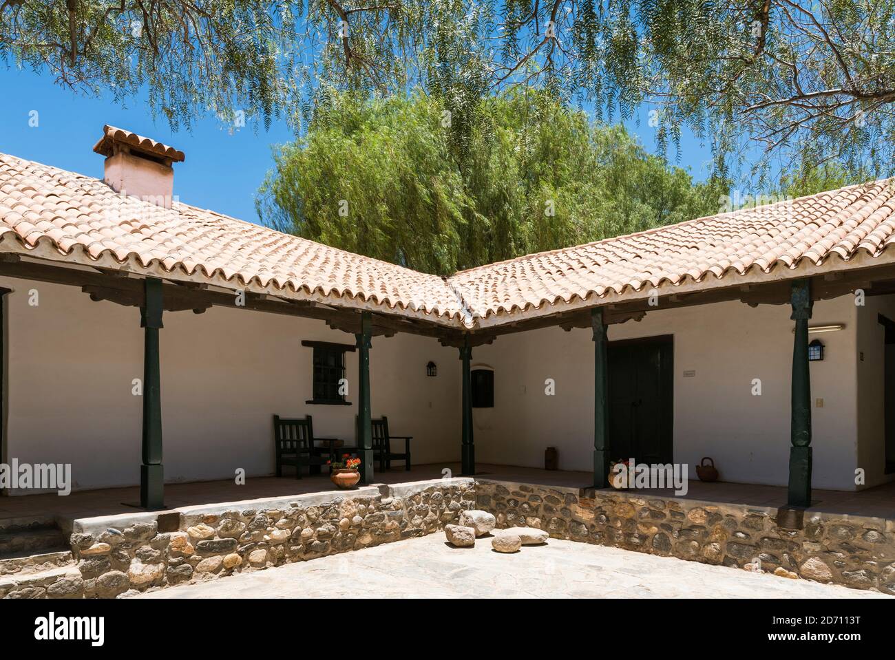 Hacienda Molinos, una tenuta tradizionale, ora un hotel. Villaggio Molinos, la regione Valles Calchachies, provincia Salta. America del Sud, Argentina, CafA Foto Stock