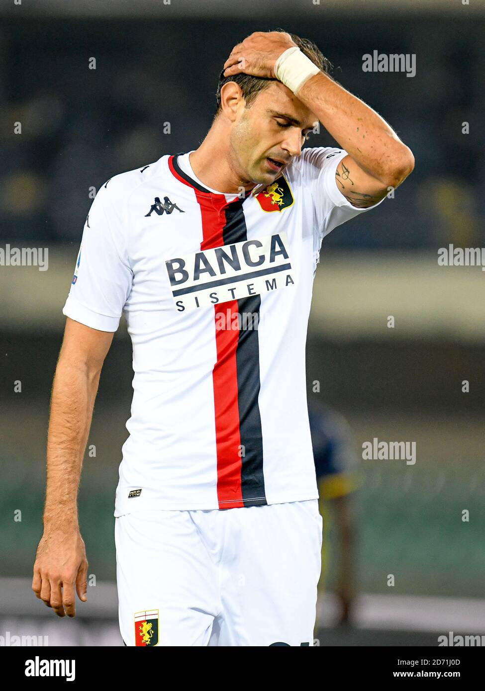 Van Radovanovic (Genova) durante Hellas Verona vs Genova CFC, Serie a di calcio italiana, Verona, Italia, 19 Ott 2020 Credit: LM/Ettore Griffoni Foto Stock