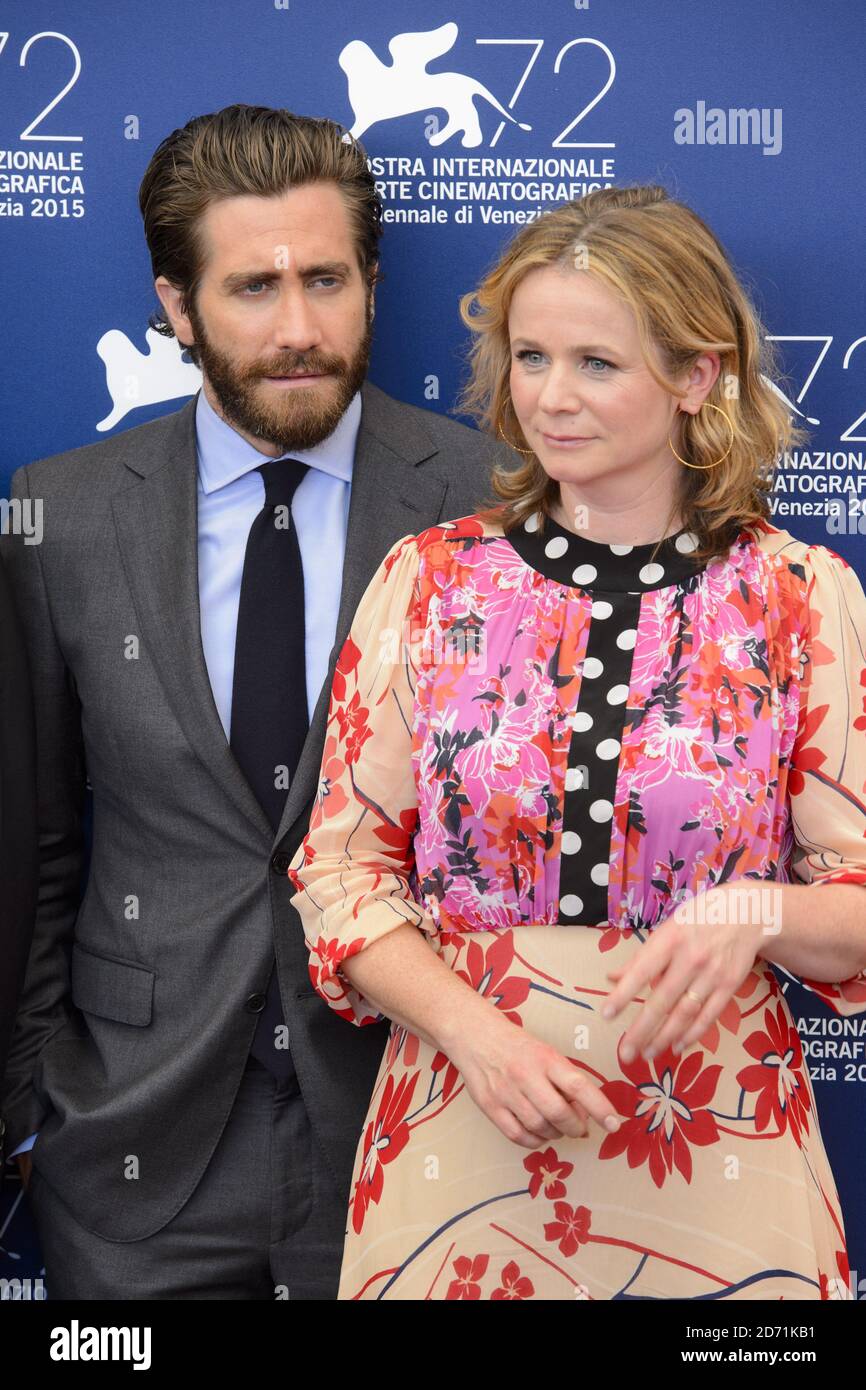 Jake Gyllenhaal e Emily Watson hanno ritratto durante una fotocellula per Everest, al 72esimo Festival del Cinema di Venezia, Italia. Foto Stock