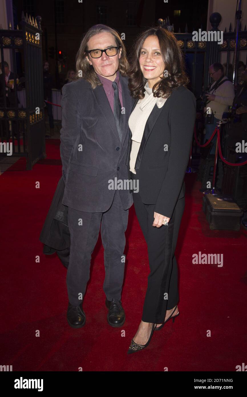 Stephen Woolley e Elizabeth Karlsen partecipano al BFI London Film Festival Awards, alla Banqueting House di Londra. PREMERE ASSOCIAZIONE foto. Data immagine: Sabato 17 ottobre 2015. Il credito fotografico dovrebbe essere: Matt Crossick/PA Wire Foto Stock