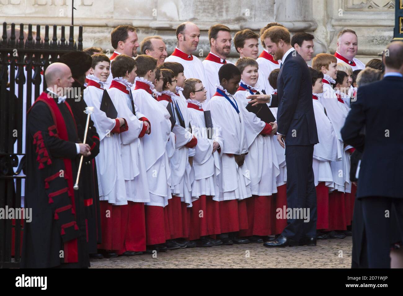 Il Principe Harry lascia l'Abbazia di Westminster a Londra dopo il servizio annuale del Commonwealth Day. Foto Stock