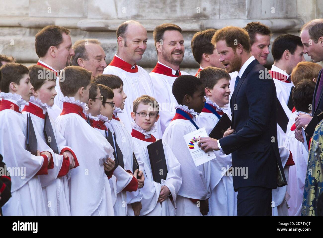 Il Principe Harry lascia l'Abbazia di Westminster a Londra dopo il servizio annuale del Commonwealth Day. Foto Stock