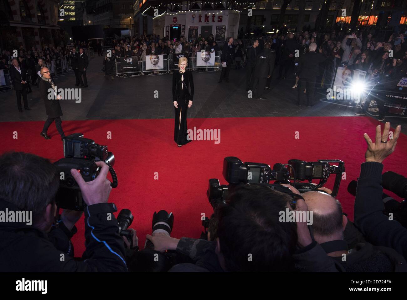 Nicole Kidman partecipa alla sessantesima proiezione del Festival del Cinema di Londra BFI al cinema Odeon di Londra. Data immagine: Mercoledì 12 ottobre 2016. Il credito fotografico dovrebbe essere: Matt Crossick/ EMPICS Entertainment. Foto Stock