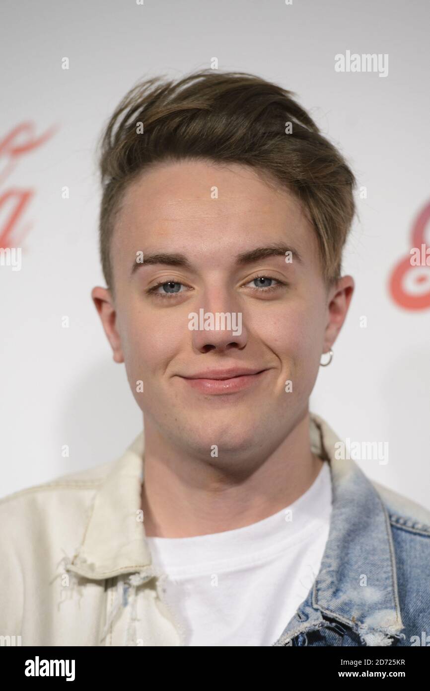 Roman Kemp durante la palla della Campana di Jingle con Coca-Cola all'arena O2 di Londra. Data immagine: Sabato 3 dicembre 2016. Il credito fotografico dovrebbe essere: Matt Crossick/ EMPICS Entertainment. Foto Stock