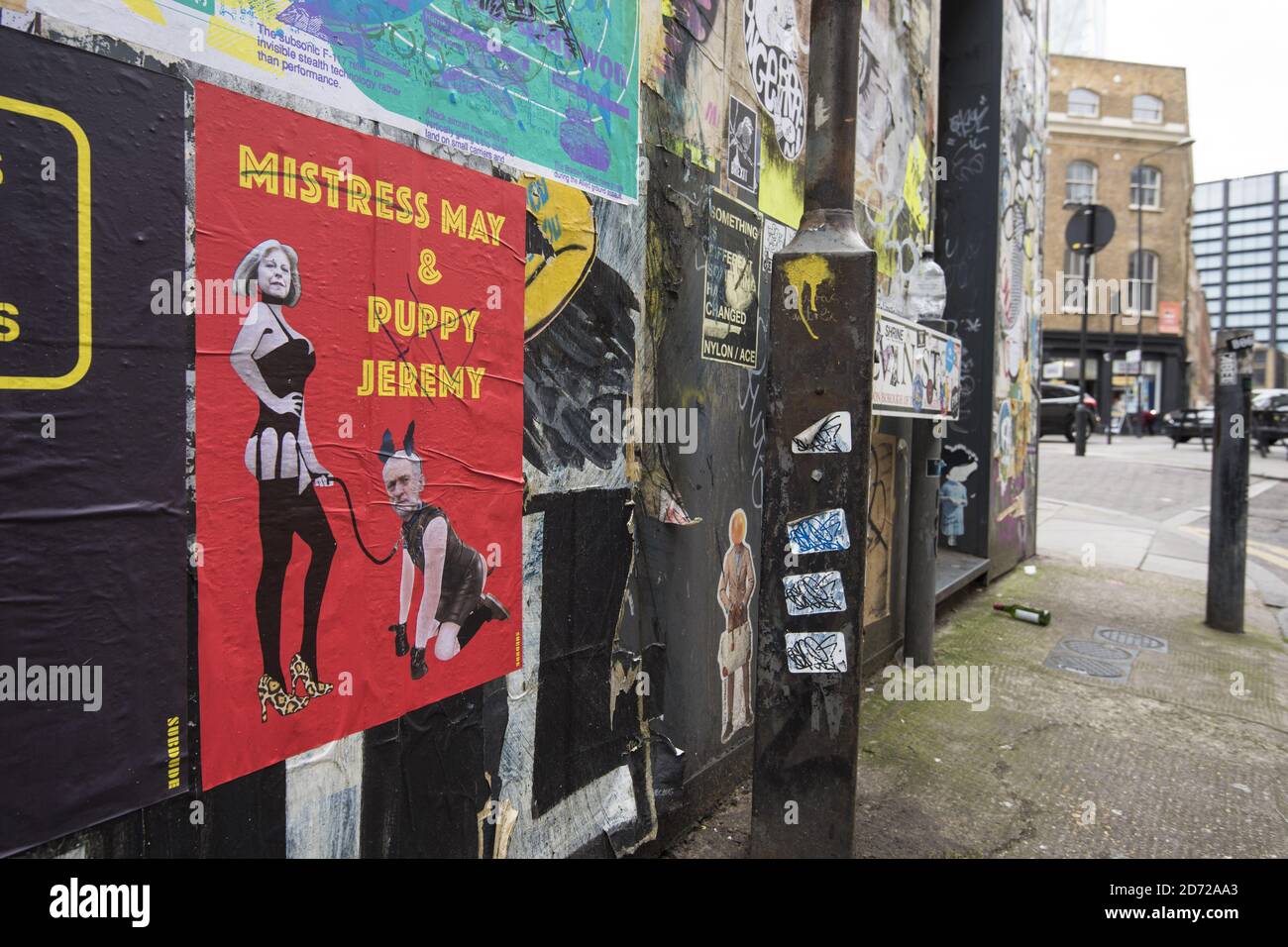 Un poster delle elezioni fittizie su un muro a Shoreditch, a est di Londra. Data immagine: Martedì 9 maggio 2017. Il credito fotografico dovrebbe essere: Matt Crossick/ EMPICS Entertainment. Foto Stock