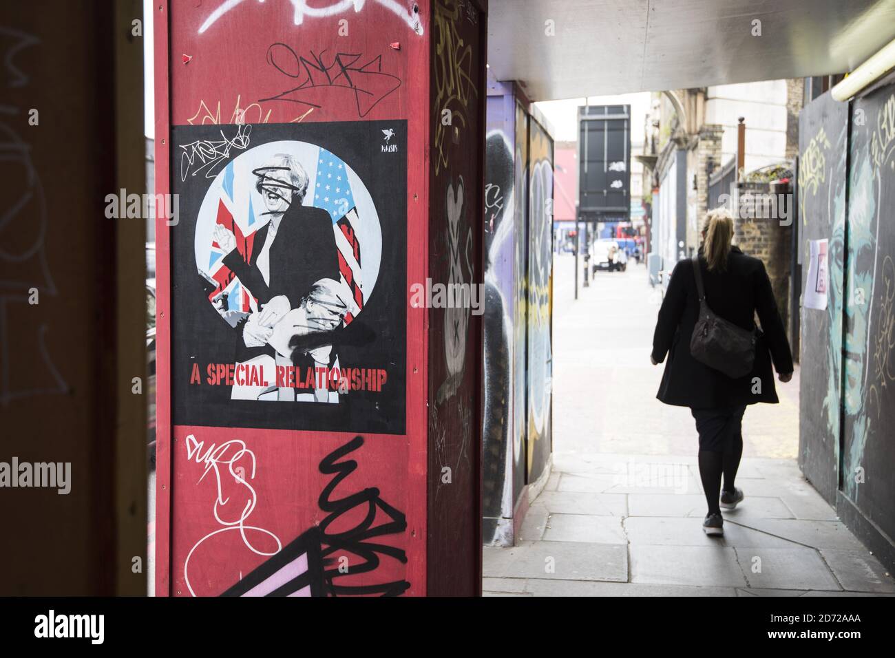 Un poster delle elezioni fittizie su un muro a Shoreditch, a est di Londra. Data immagine: Martedì 9 maggio 2017. Il credito fotografico dovrebbe essere: Matt Crossick/ EMPICS Entertainment. Foto Stock